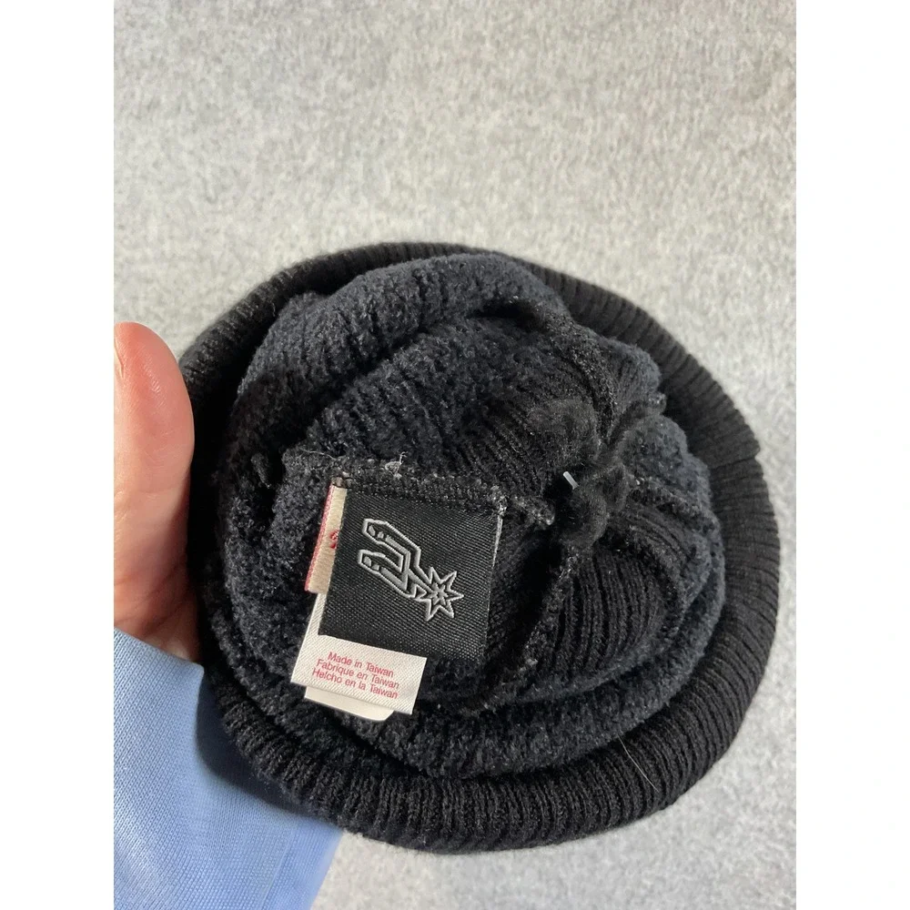 Mitchell & Ness San Antonio Spurs NBA Pom Beanie Hat Black Grey Cuffed Knit 1477